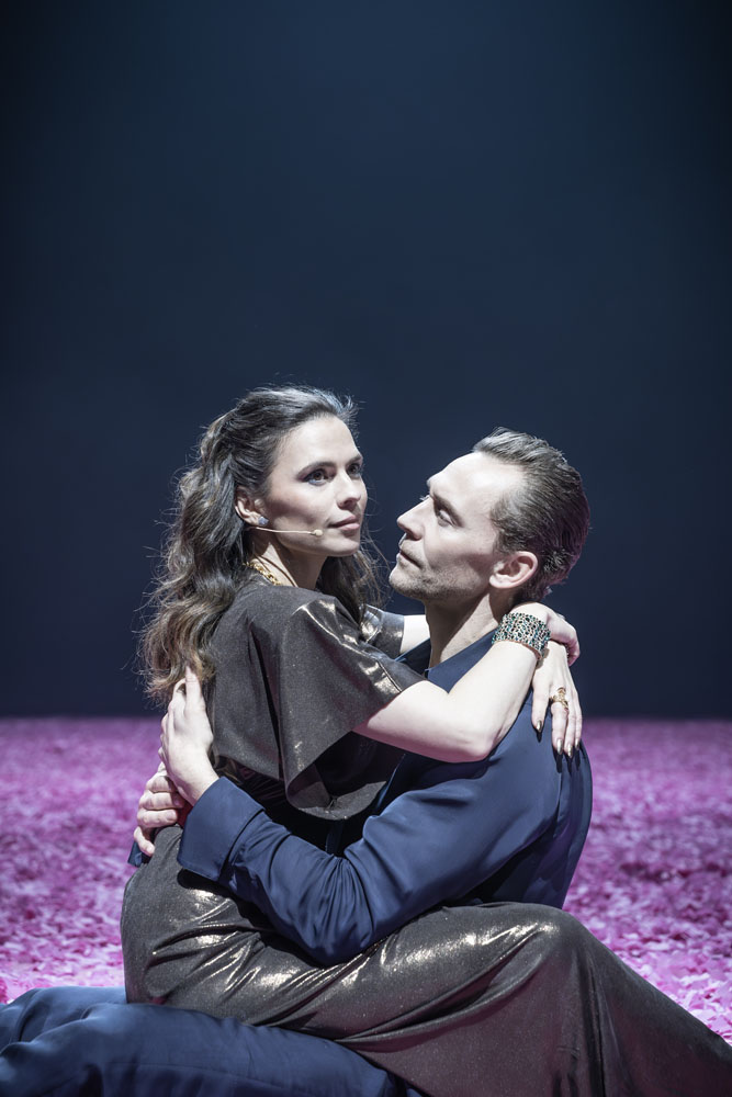 Much Ado About Nothing. Hayley Atwell (Beatrice) & Tom Hiddleston (Benedick). Credit Marc Brenner. 9629